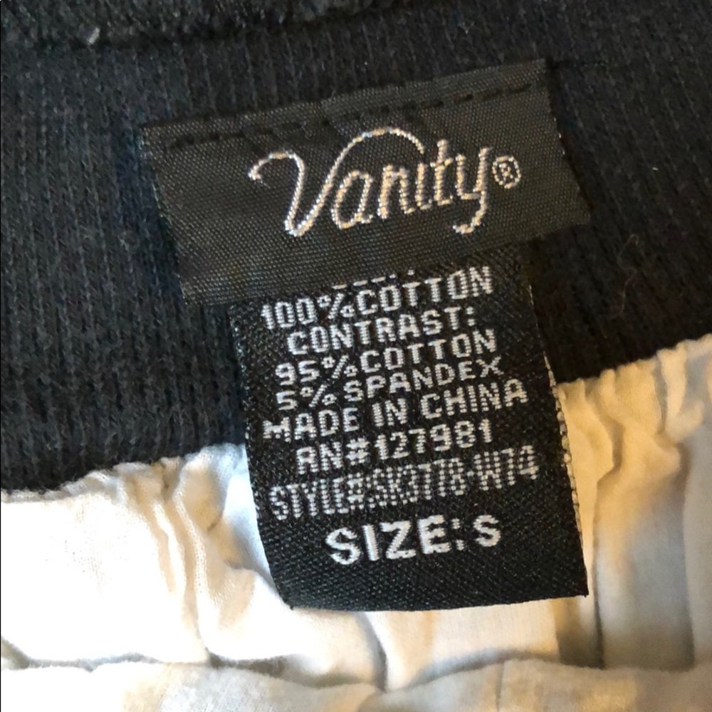 Vanity Skirt - Picture 2 of 2